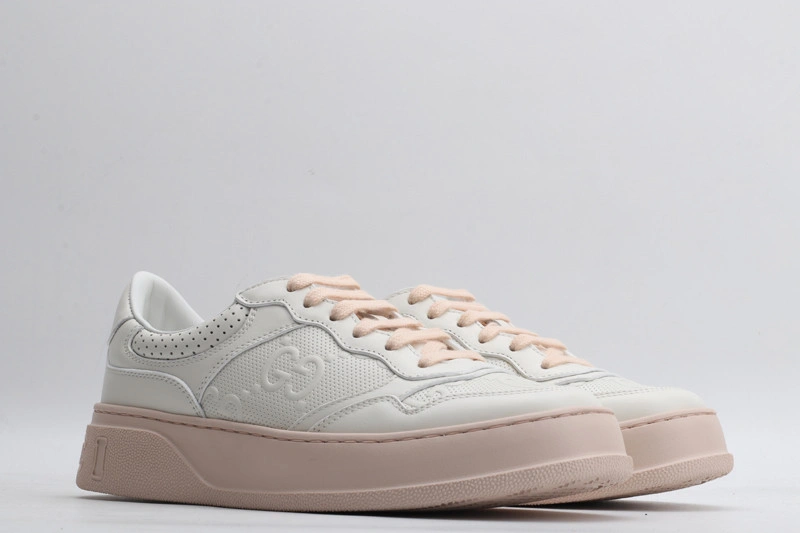 GC Low-Top Sneaker GC14