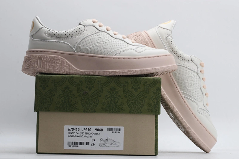 GC Low-Top Sneaker GC14