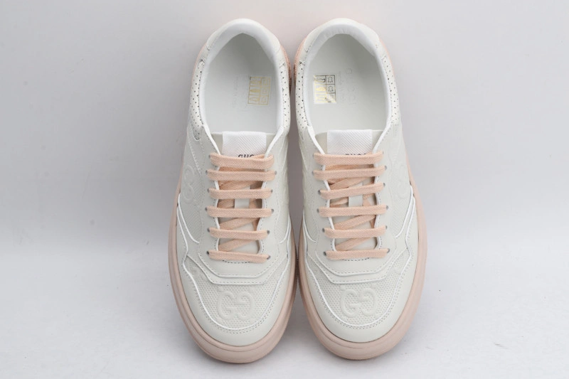 GC Low-Top Sneaker GC14