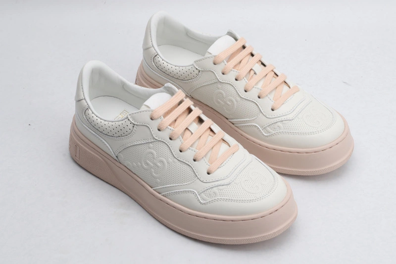 GC Low-Top Sneaker GC14