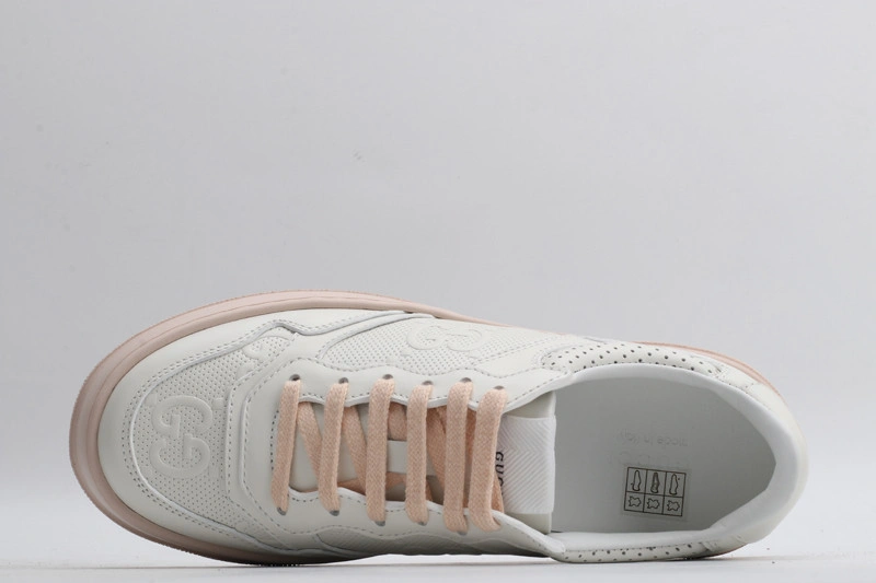 GC Low-Top Sneaker GC14