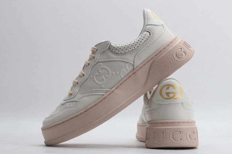 GC Low-Top Sneaker GC14