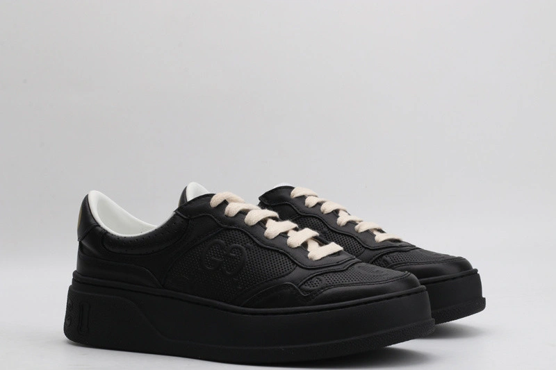GUCCI  SNEAKER
