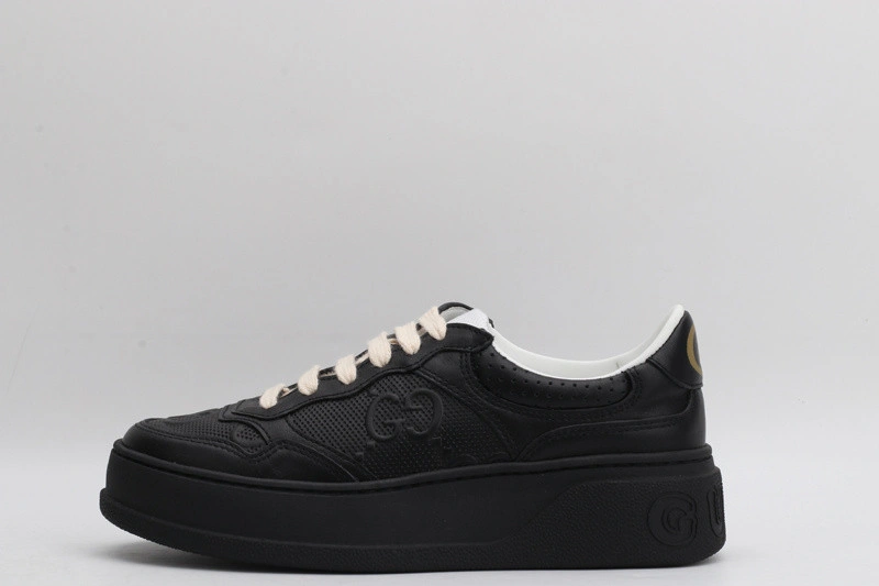 GUCCI  SNEAKER