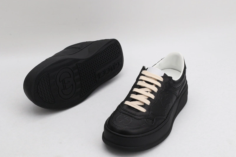 GUCCI  SNEAKER
