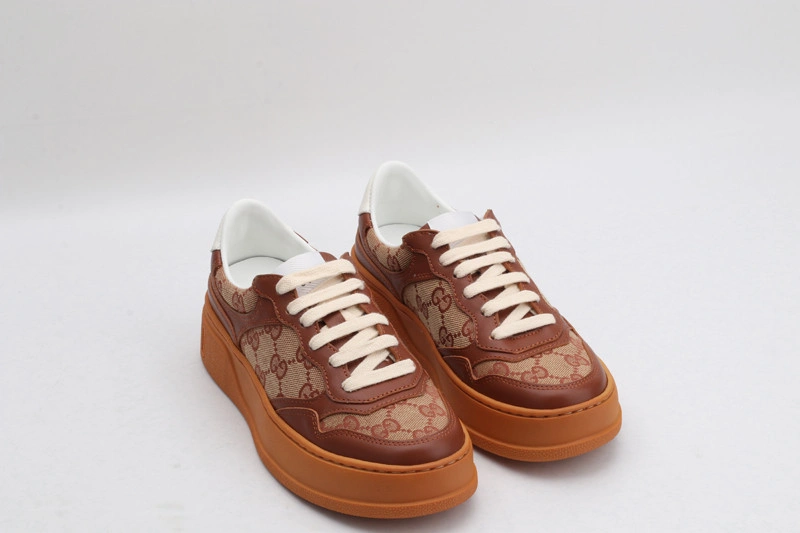 GUCCI  SNEAKER