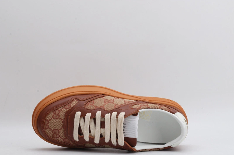GUCCI  SNEAKER