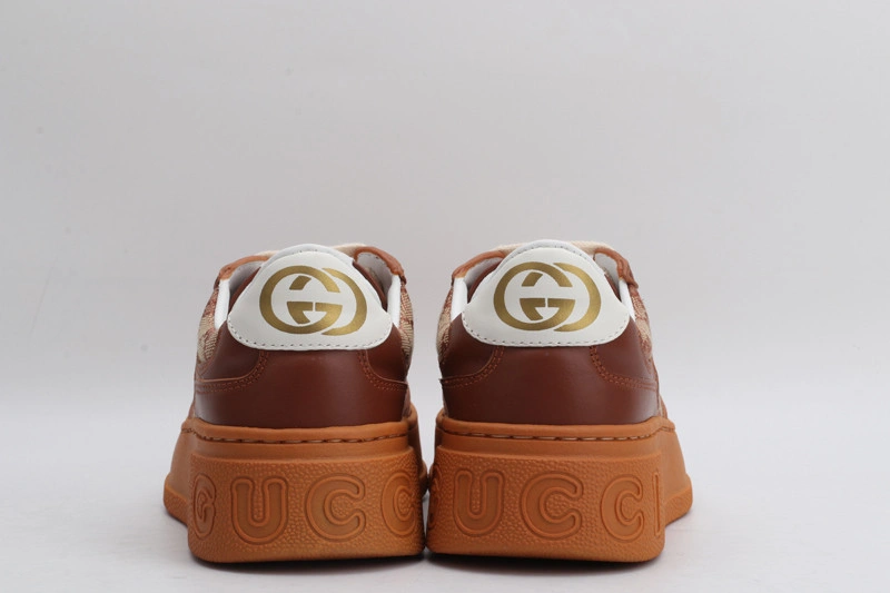 GUCCI  SNEAKER