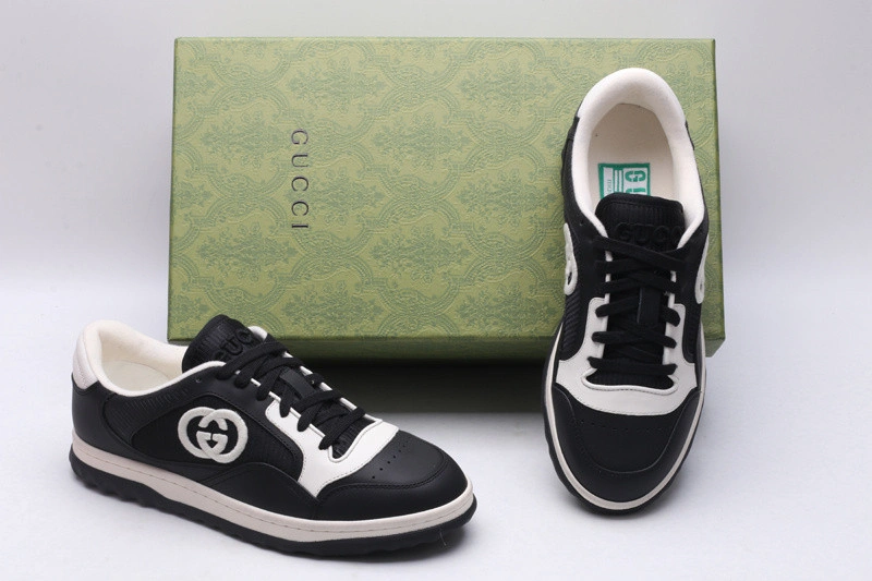 GUCCI  SNEAKER