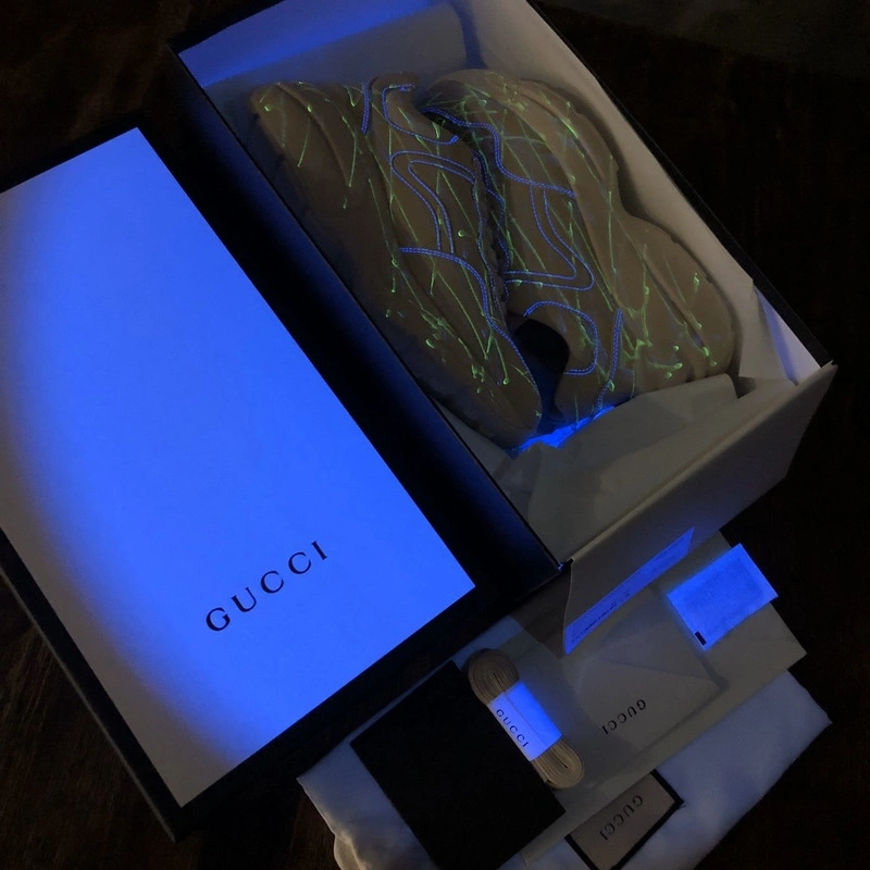 GUCCI  SNEAKER