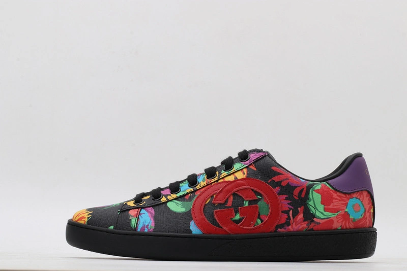 GUCCI  SNEAKER