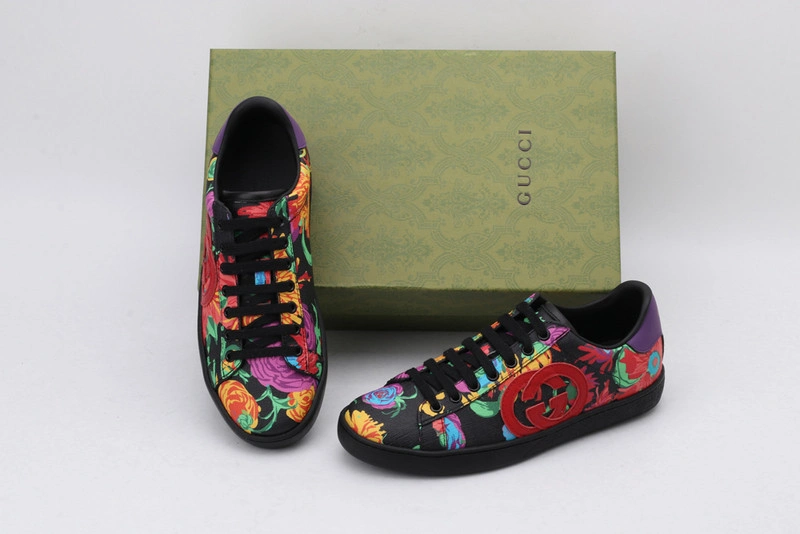 GUCCI  SNEAKER