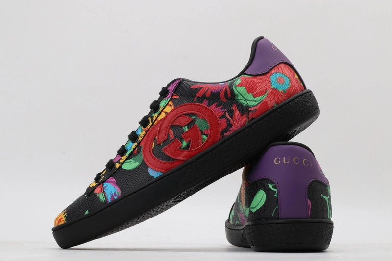 GUCCI  SNEAKER