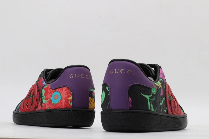 GUCCI  SNEAKER