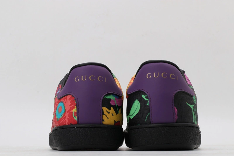 GUCCI  SNEAKER