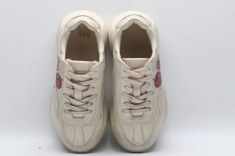 GUCCI  SNEAKER