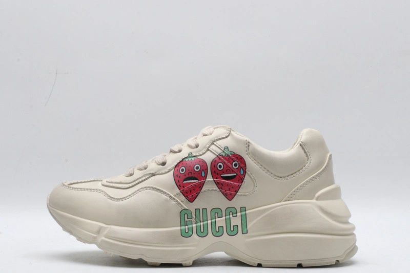 GUCCI  SNEAKER