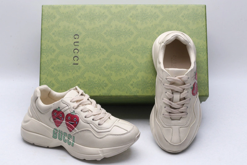 GUCCI  SNEAKER