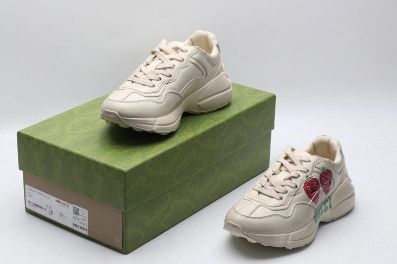 GUCCI  SNEAKER