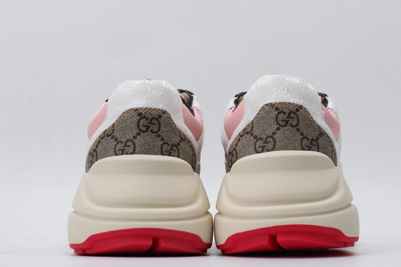 GUCCI  SNEAKER