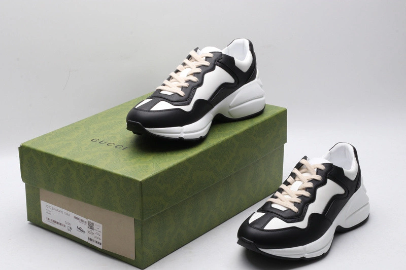 GUCCI  SNEAKER