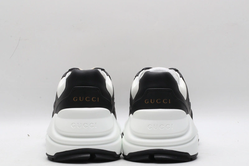 GUCCI  SNEAKER