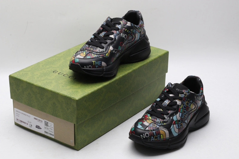 GUCCI  SNEAKER