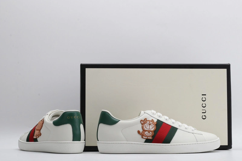 GUCCI  SNEAKER