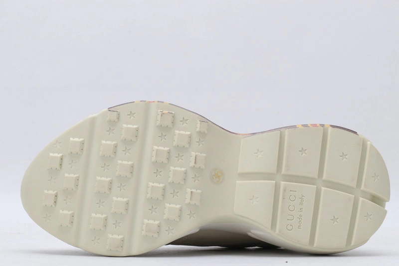 GUCCI  SNEAKER