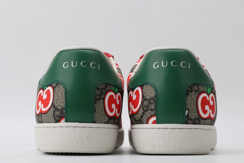 GUCCI  SNEAKER