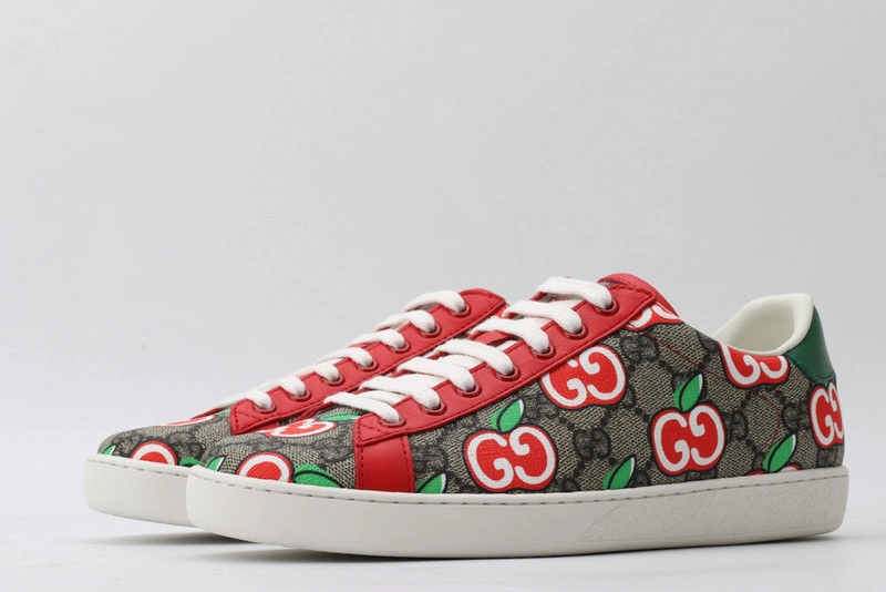 GUCCI  SNEAKER