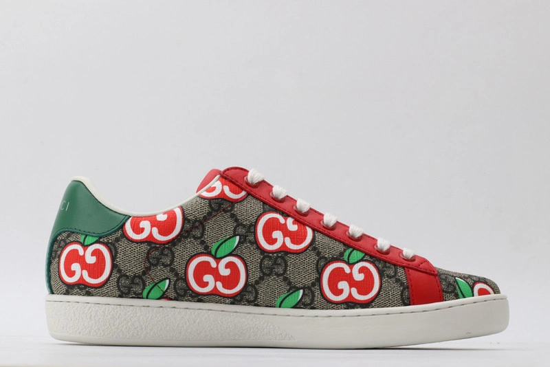 GUCCI  SNEAKER