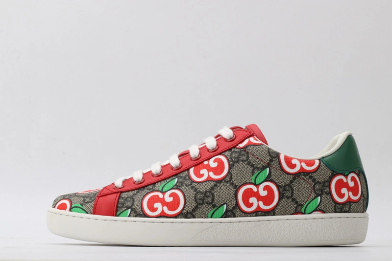 GUCCI  SNEAKER