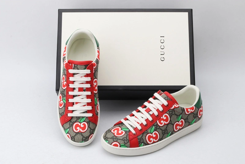 GUCCI  SNEAKER