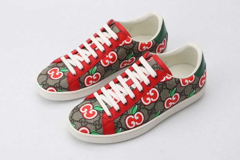 GUCCI  SNEAKER
