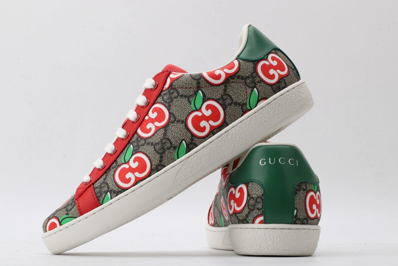 GUCCI  SNEAKER