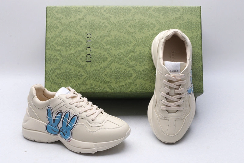 GUCCI  SNEAKER