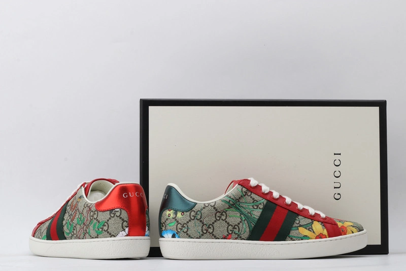 GUCCI  SNEAKER