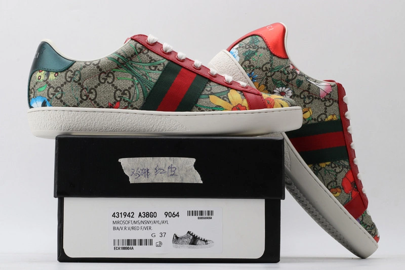 GUCCI  SNEAKER