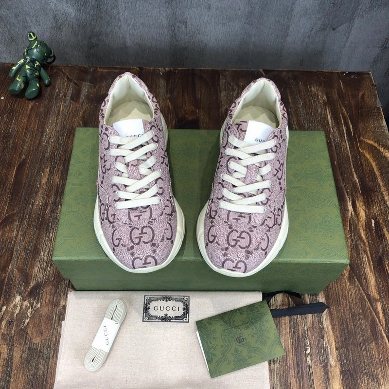 GUCCI  SNEAKER