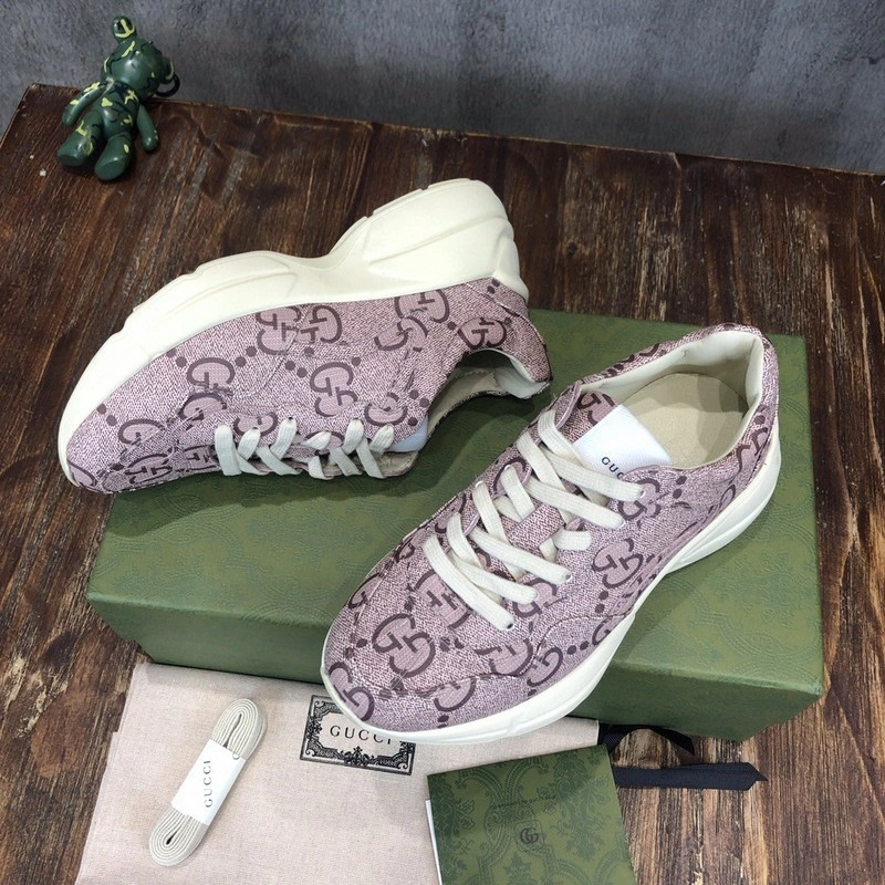 GUCCI  SNEAKER