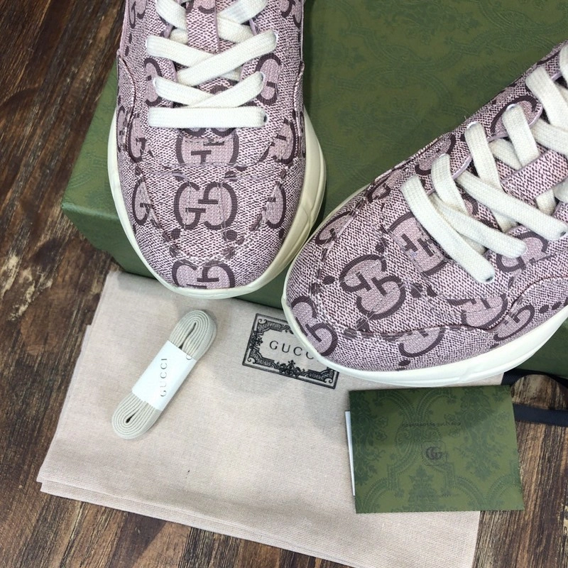 GUCCI  SNEAKER