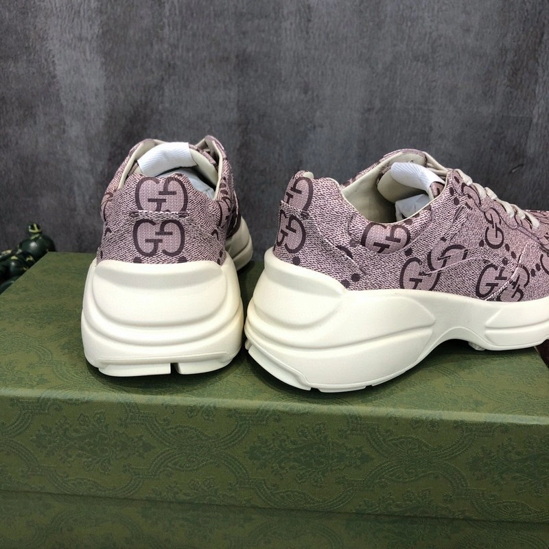 GUCCI  SNEAKER
