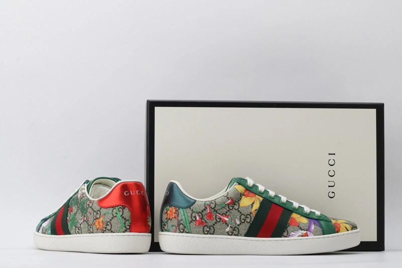 GUCCI  SNEAKER