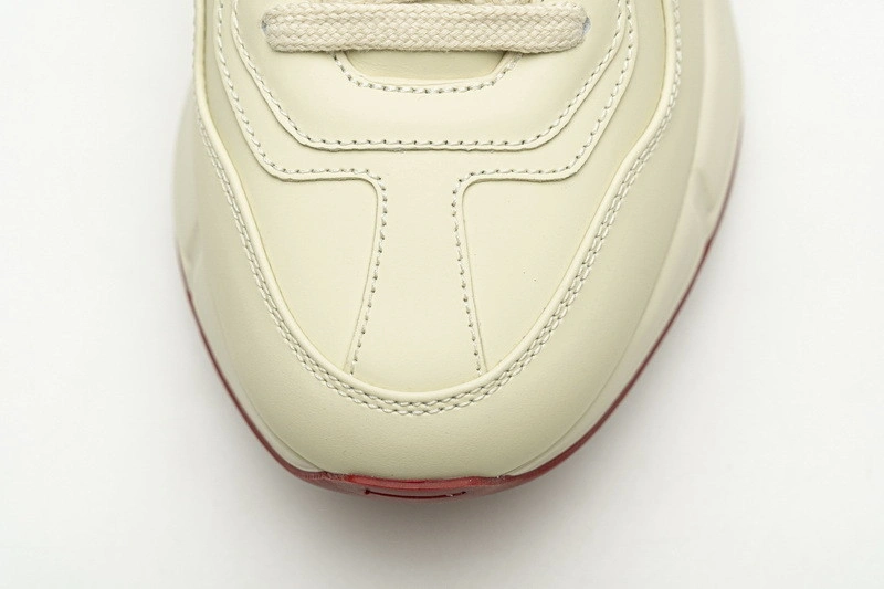 GUCCI  SNEAKER