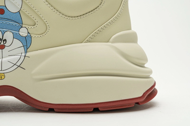 GUCCI  SNEAKER