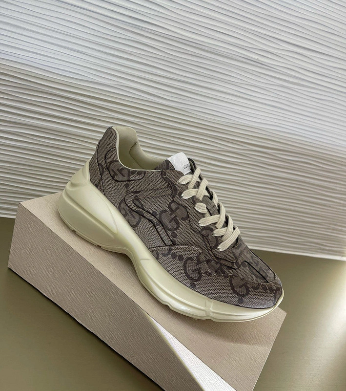 GUCCI  SNEAKER