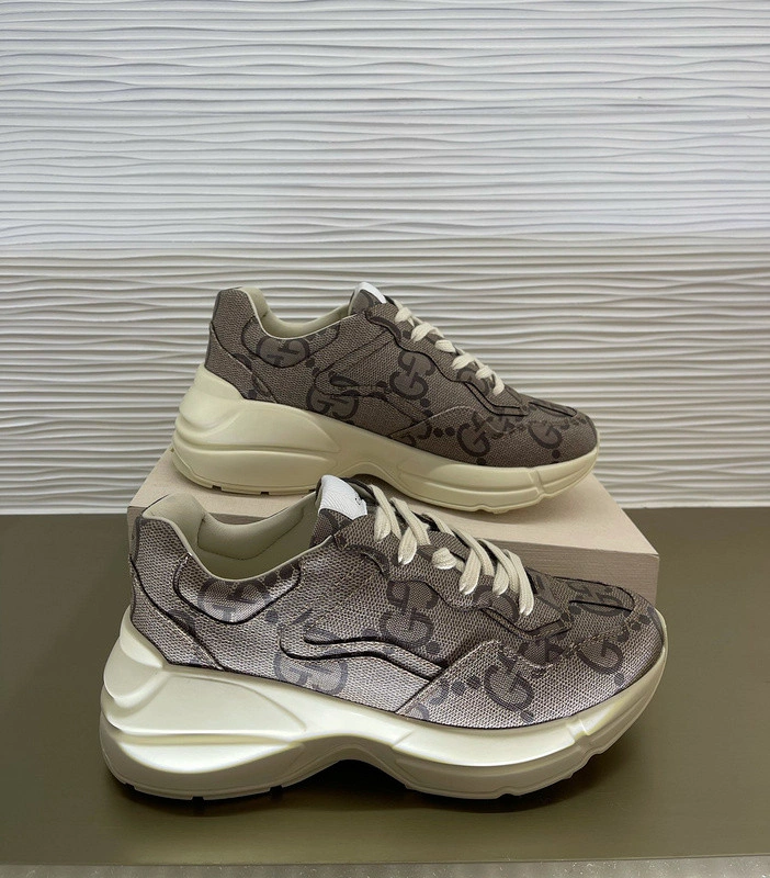 GUCCI  SNEAKER