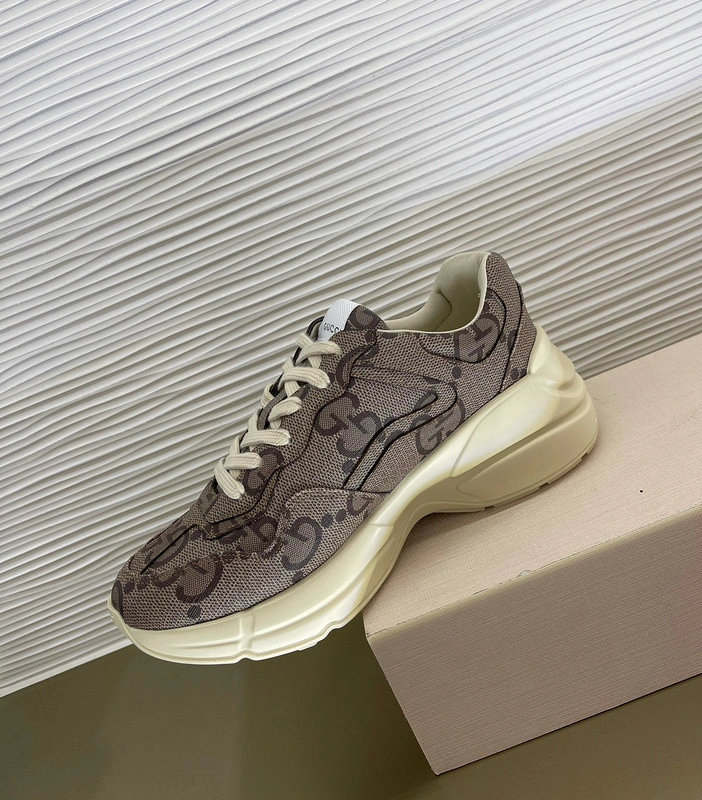 GUCCI  SNEAKER