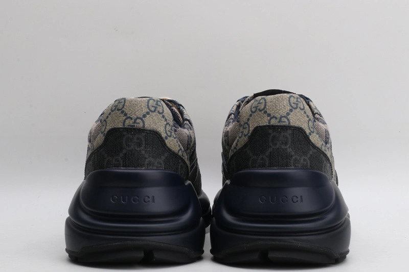 GUCCI  SNEAKER